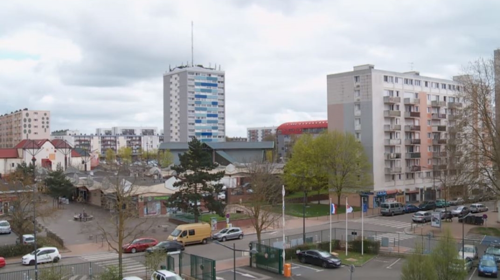 Unique ‘battle draw’ to red meat up existence at France’s deprived suburbs