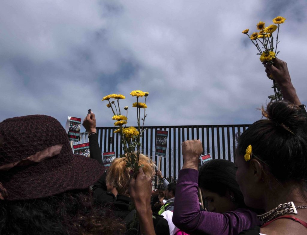 Individuals of Migrant Caravan ‘Marrying’ at U.S. Border Sooner than Attempting for Asylum