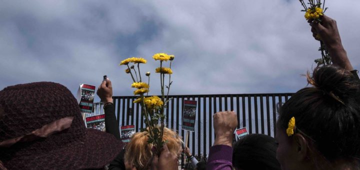 Individuals of Migrant Caravan ‘Marrying’ at U.S. Border Sooner than Attempting for Asylum
