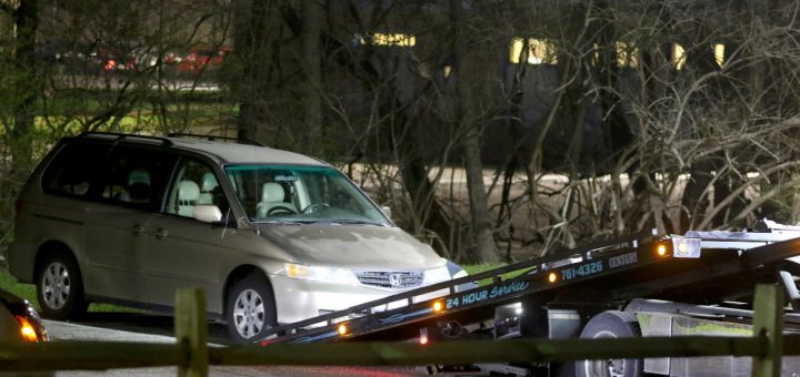 Der dramatische Notruf vom Schul-Parkplatz – Teen († 16) von Auto-Rücksitz erdrückt