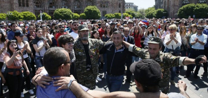 Pashinyan calls off mass protests as route to candidacy clears