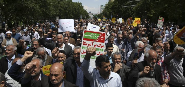Iran protesters chant anti-US slogans after nuclear deal pull out