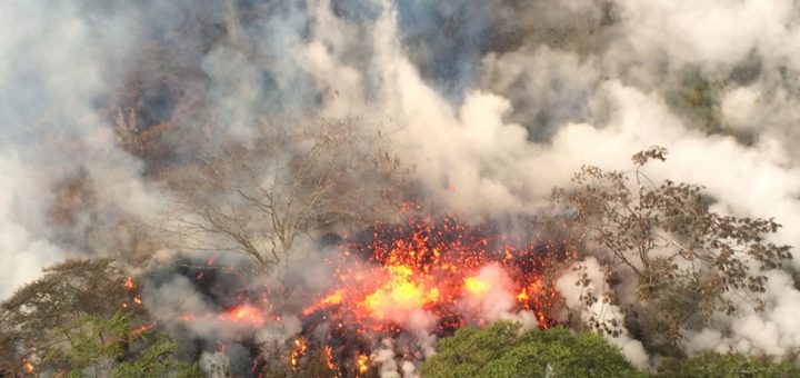 Hawaii: Kilauea eruption forces residents to survey shelter