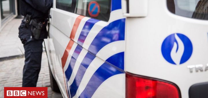 Toddler ‘shot’ in migrant van dawdle