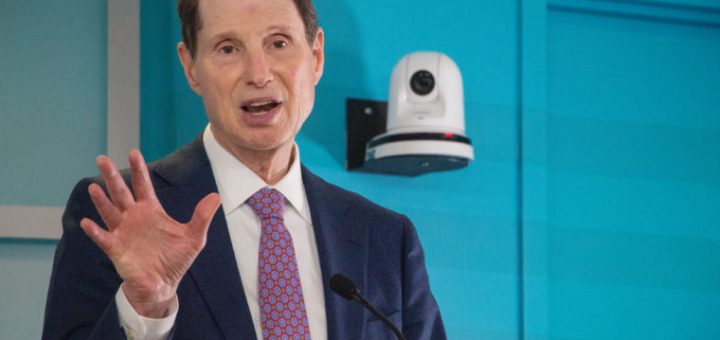 FCC investigates situation that let most US cellular telephones’ space be exposed