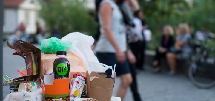 Grillen im Park: “Auch Erwachsene lassen sich noch erziehen”