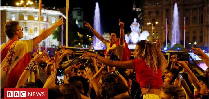 Actual Madrid fans celebrate cup victory